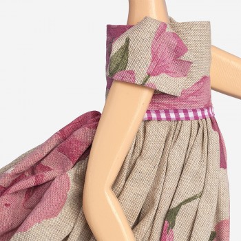 Ortanse little girl table lamp - dress close-up. Ortanse little girl table lamp - dress close-up.